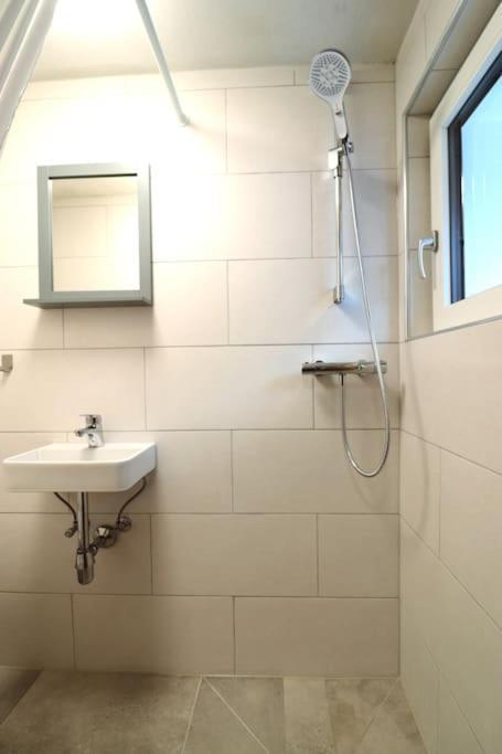 Schickes Zimmer Mit Top-Ausstattung In Idealer Lage Feldkirch Exteriör bild
